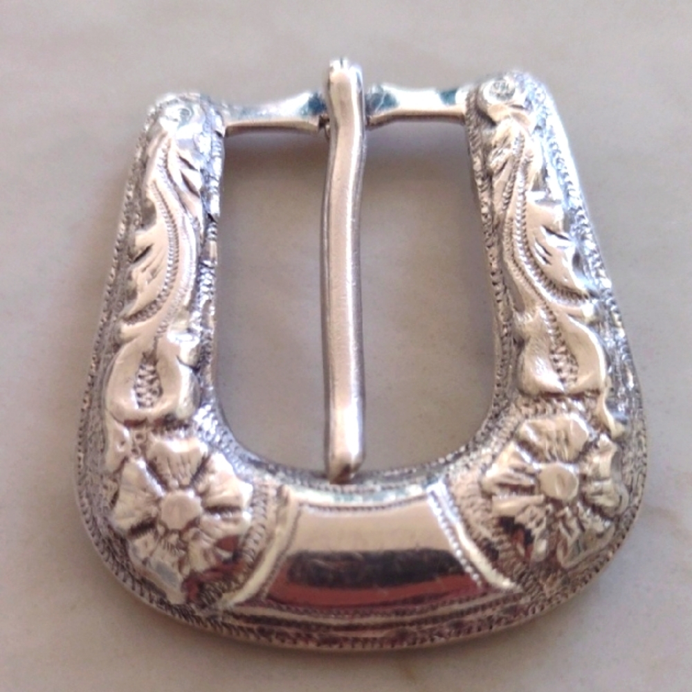 Elegant Sterling Silver Floral Embossed Belt Buckle 21 Grams - Picture 3 of 6
